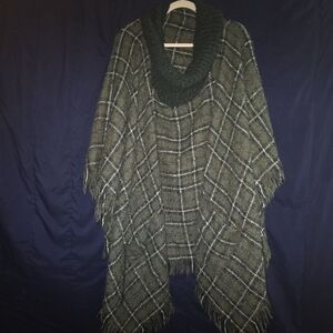 Torrid Green and Black Geometric Shrug Poncho